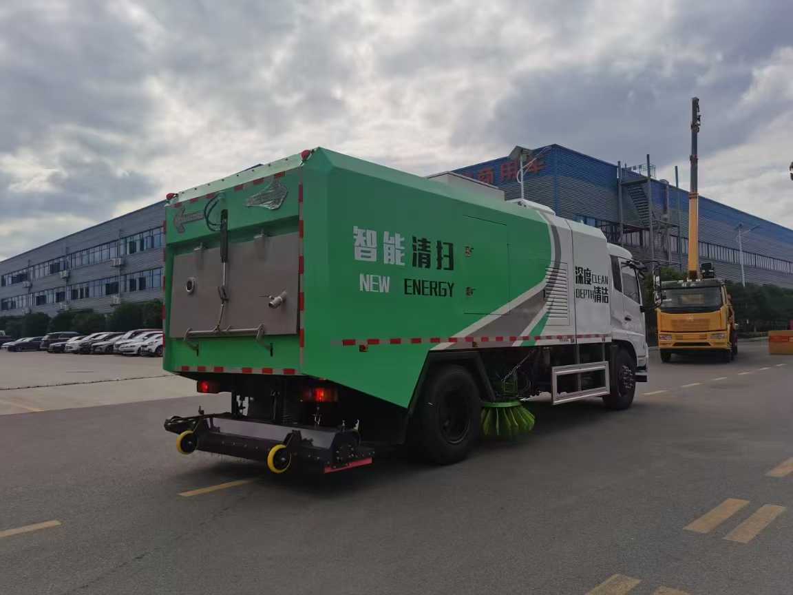 東風天錦18噸干濕兩用道路污染清除車圖片4