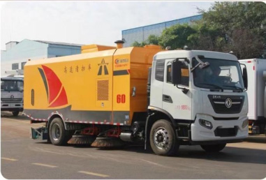 東風(fēng)天錦18噸多功能高速清掃車(chē)