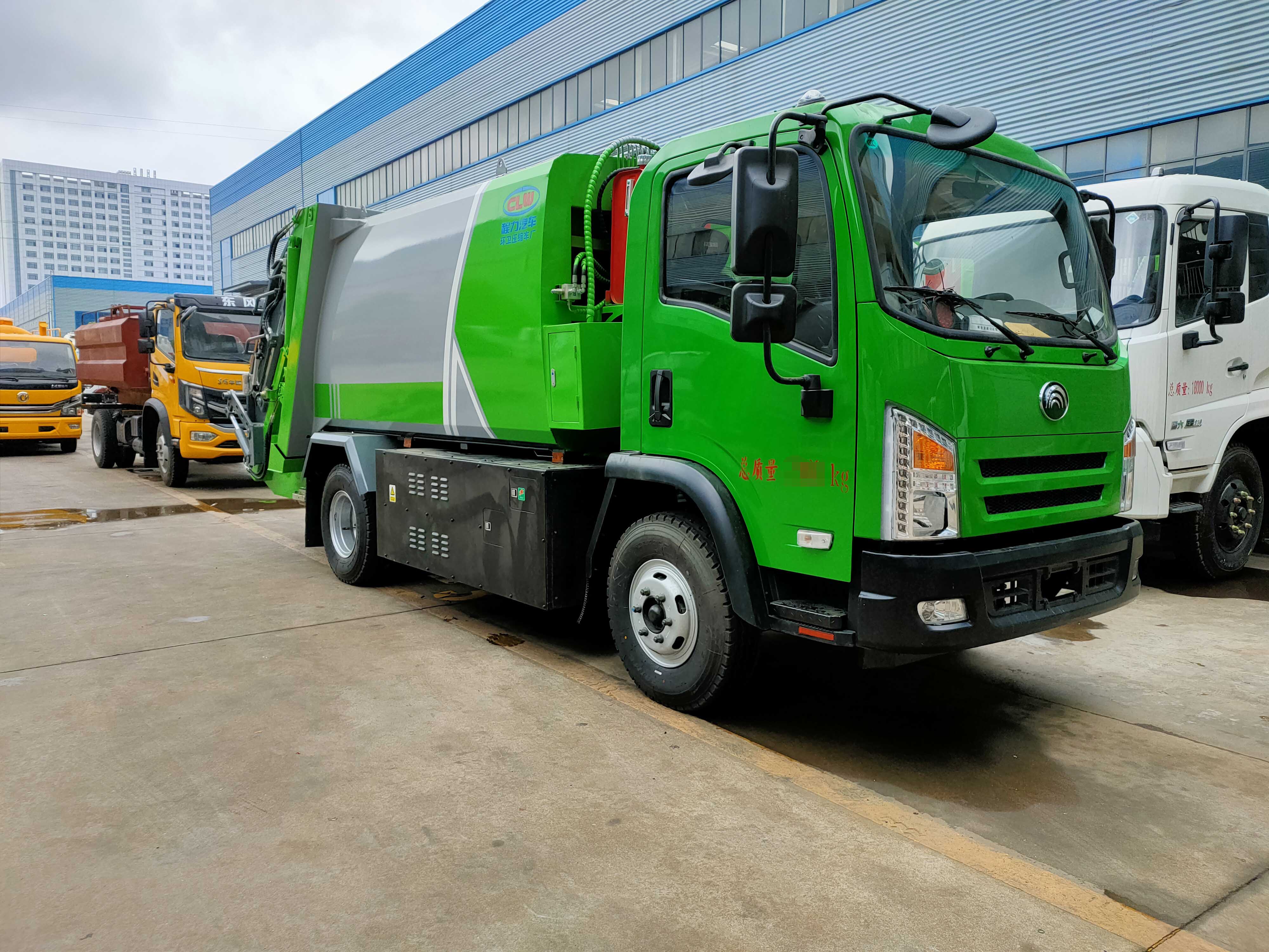 宇通8方純電動壓縮式垃圾車